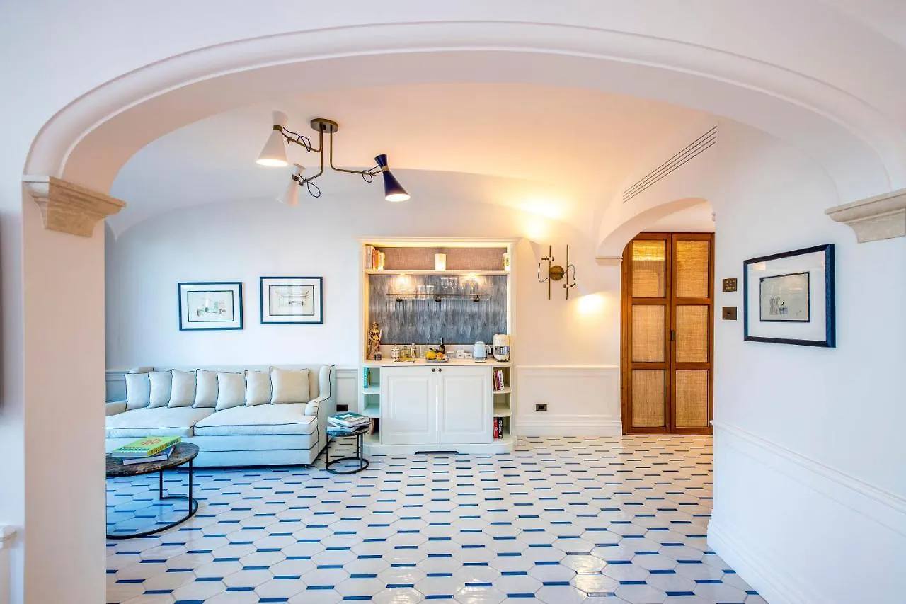 Отель Borgo Santandrea Амальфи